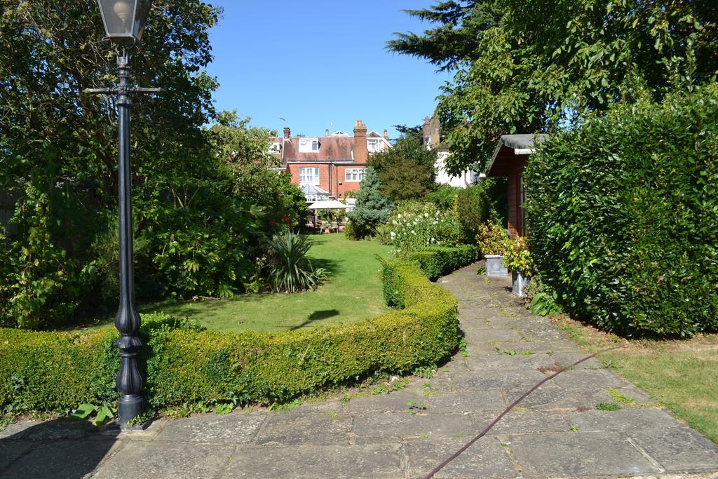 Cranleigh Hotel Reigate Εξωτερικό φωτογραφία